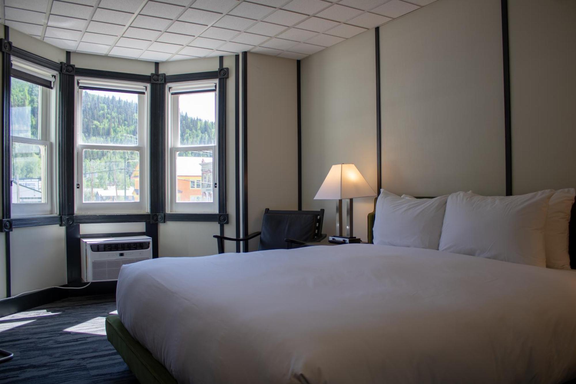Midnight Sun, A Coast Hotel Dawson City Kültér fotó